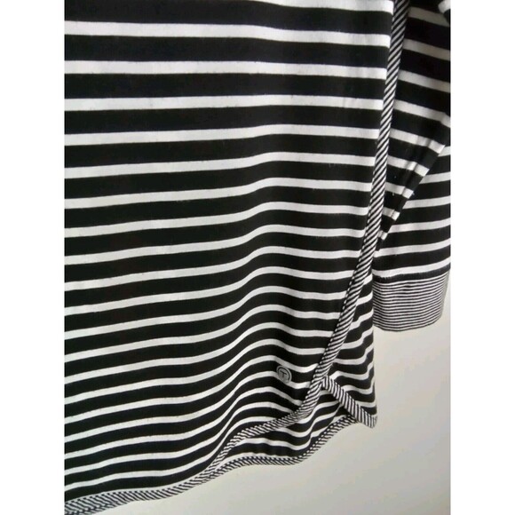 T By Talbots Stripe Blouse Size XS UPF 50 Protection Rayon Long Sleeve - Picture 2 of 7